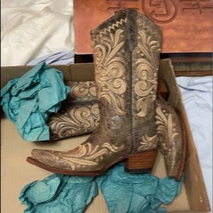 Boutique Western Boots. Handcrafted in Mexico
